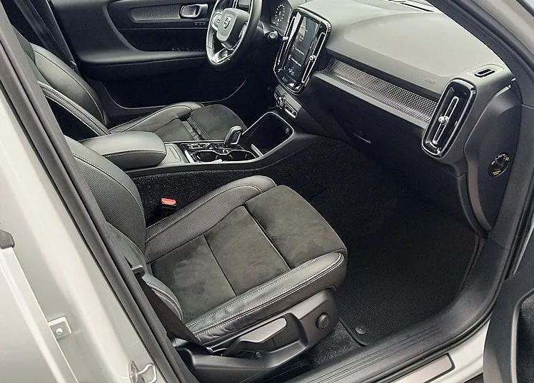 Zunanja slika - Volvo XC40 - 2.0 D3 R-Design 2WD -VIRTUAL -KAMERA -MEMORY - 6