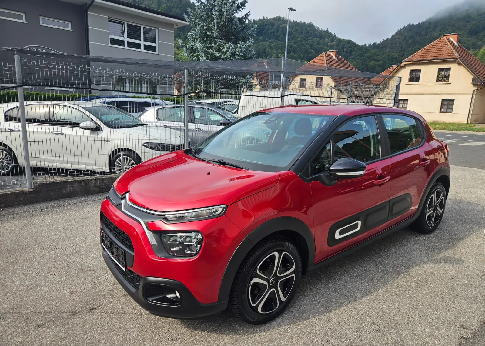 Zunanja slika - Citroën C3 - 1,2 PureTech 83 - Feel Nav - 2