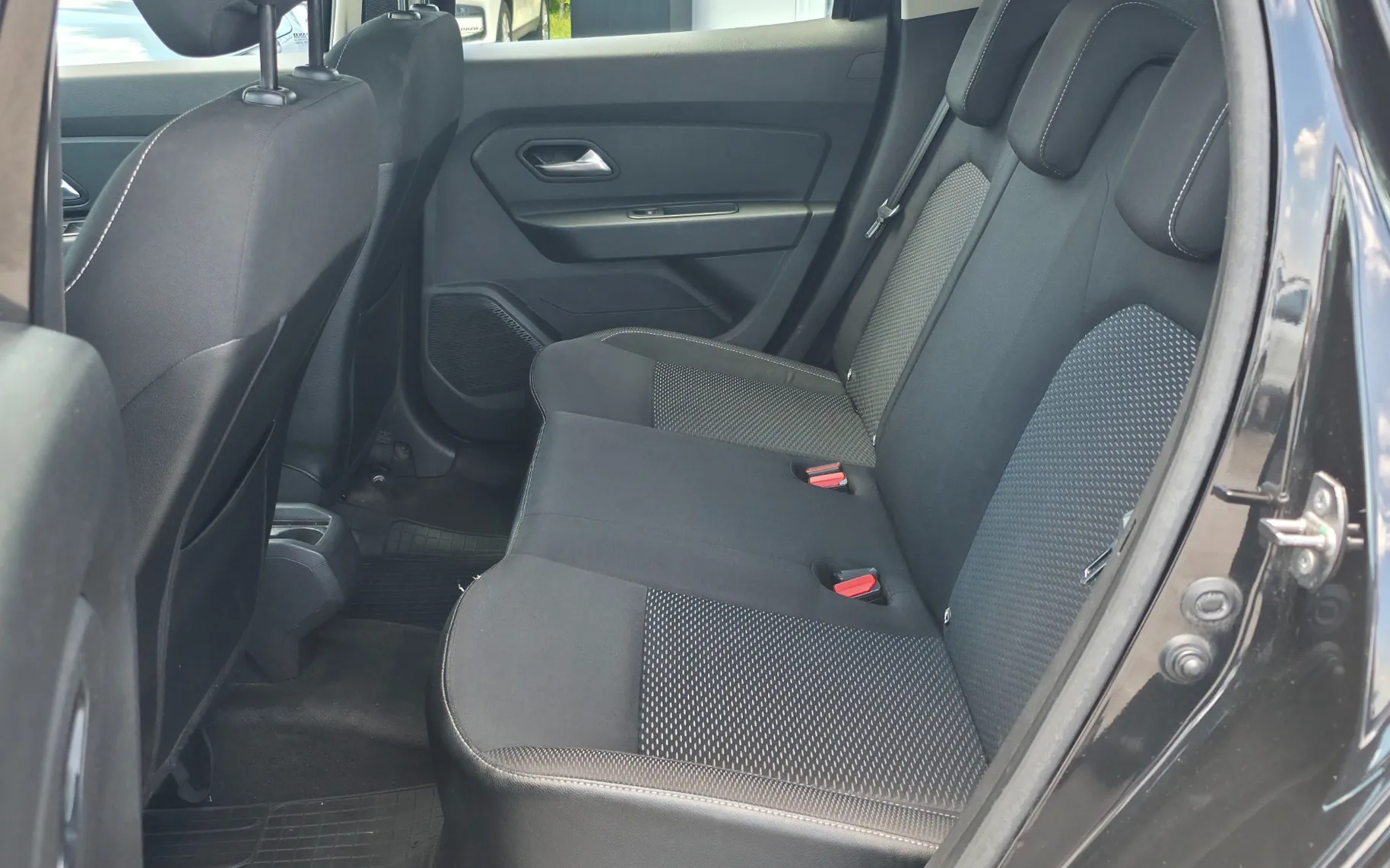 Zunanja slika - Dacia Duster - 4x4 1.2 TCe Comfort - 6