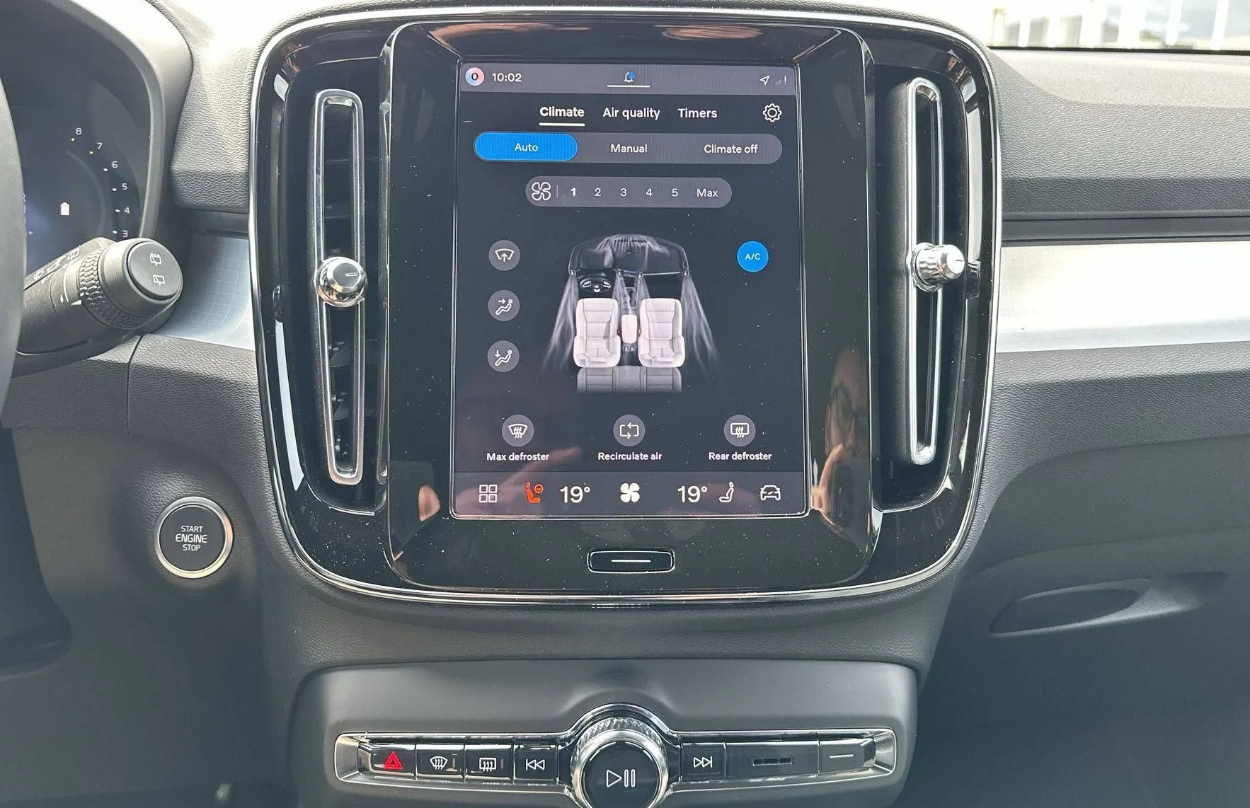 Zunanja slika - Volvo XC40 - B3P Plus Dark Avt - 18