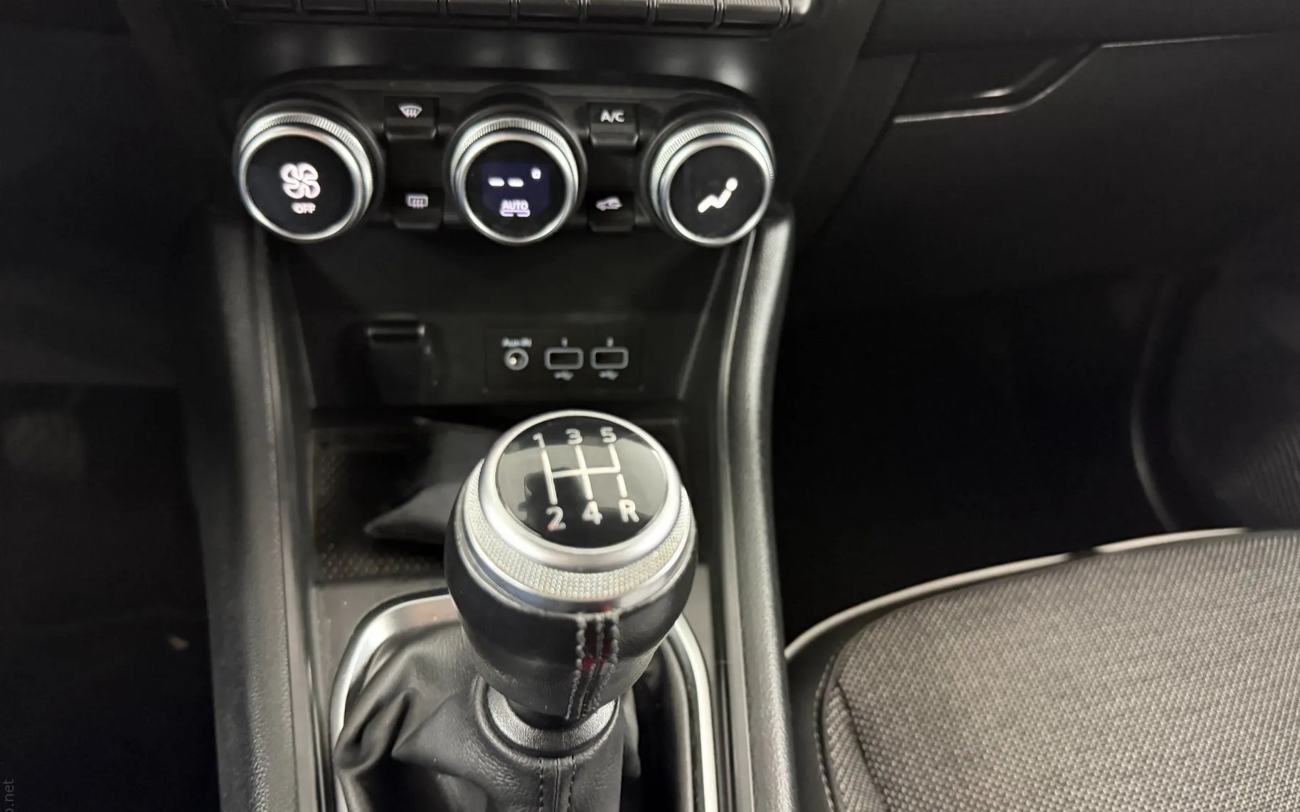Zunanja slika - Renault Captur - TCe 100 Zen.nizozemec.navi.led.usnje.pdc.kljuka. - 18