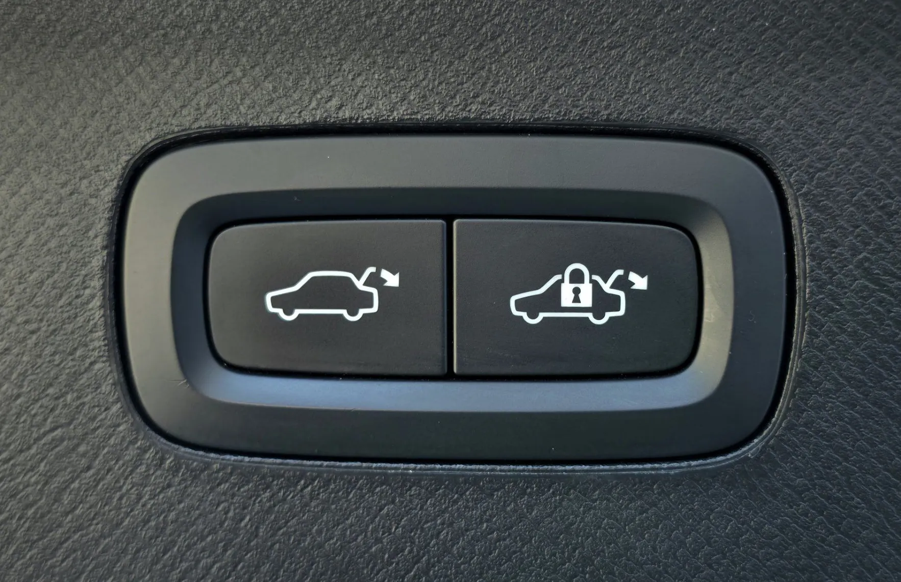 Zunanja slika - Volvo XC90 - B5D AWD Momentum Pro FULLED•ACC•BLIS•KEYLES•KAMERA - 13