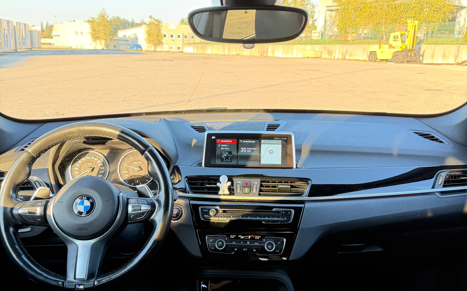 Notranja slika - BMW X1 - BMW serija : xDrive20d M Sport Avt. - 10
