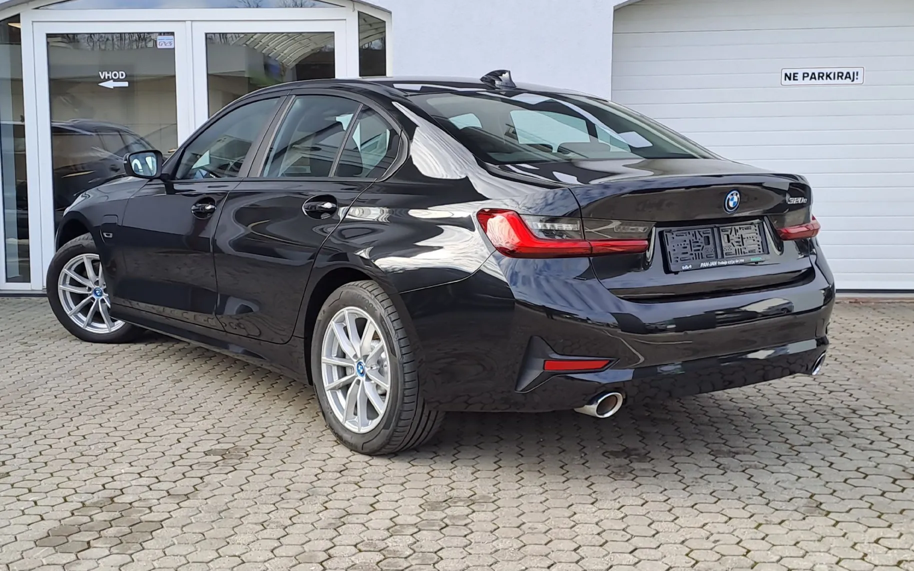Zunanja slika - BMW Serija 3 - : 320E  A T - 11
