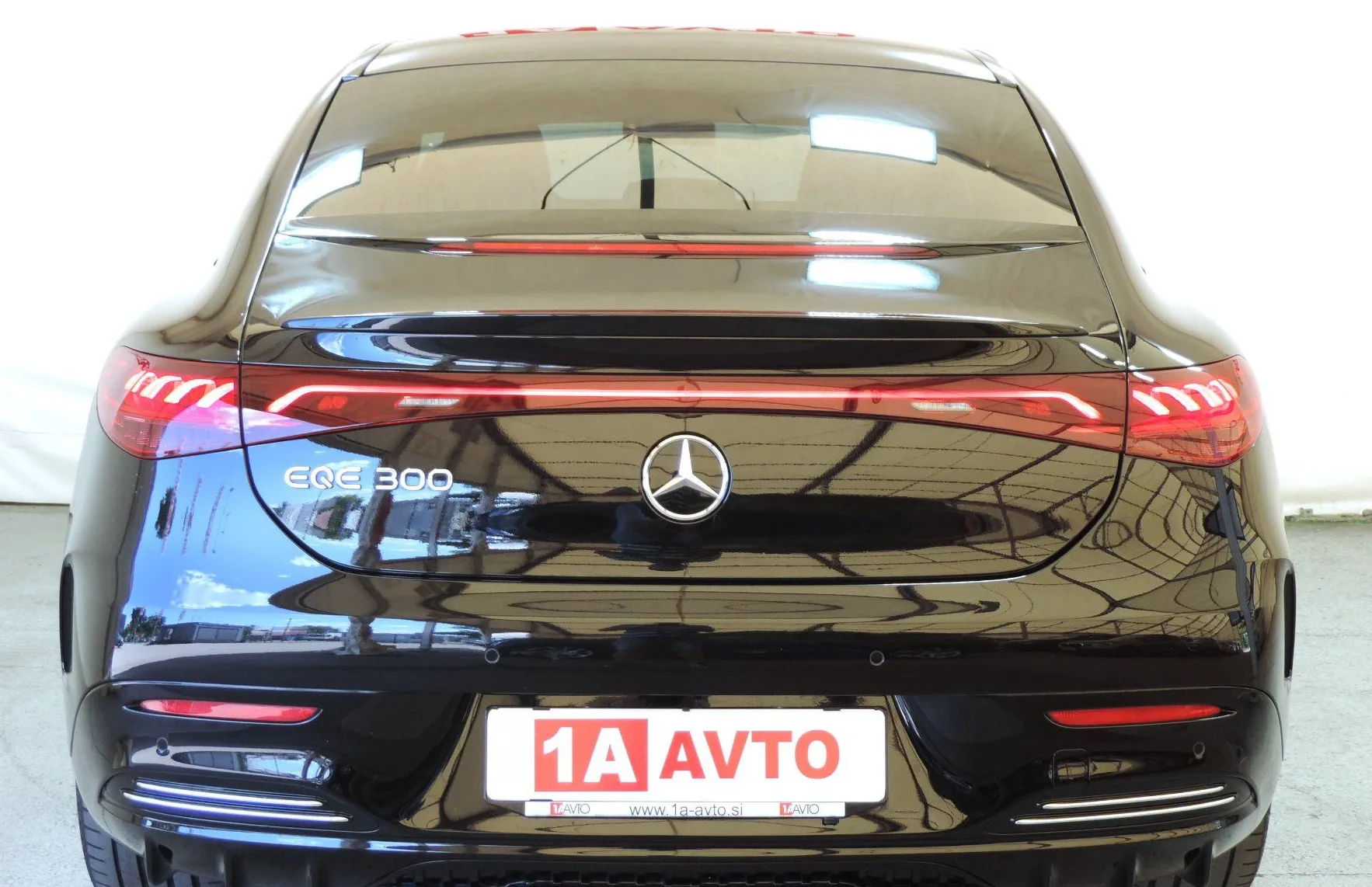 Zunanja slika - Mercedes-Benz EQE - 300 Amg Line ACC-KAMERA-PANORAMA - 6
