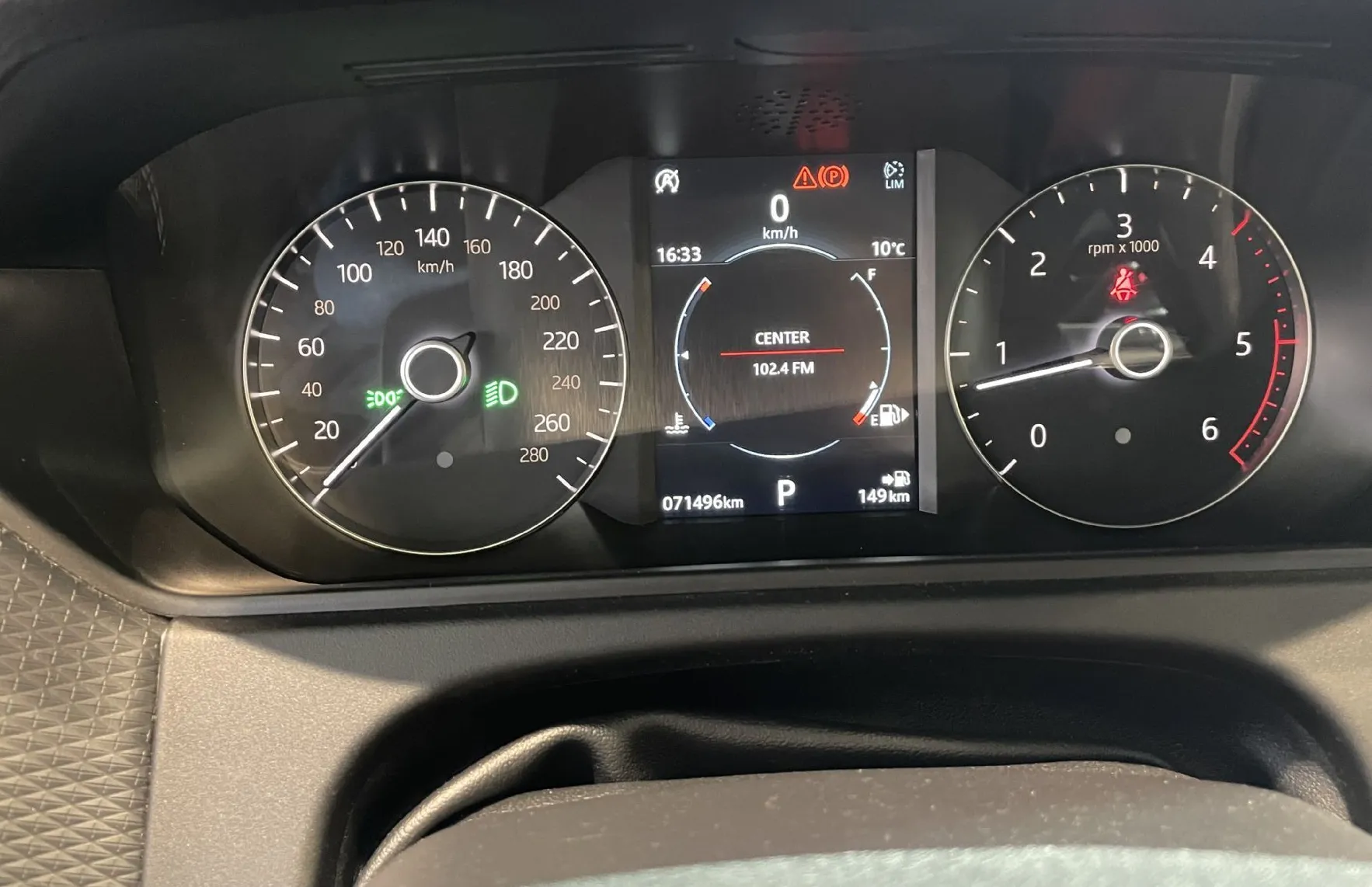Zunanja slika - Land Rover Range Rover Velar - PANORAMA-ALCANTARA-KEYLESS-NAVI-GRETJE-RADAR-LE - 16