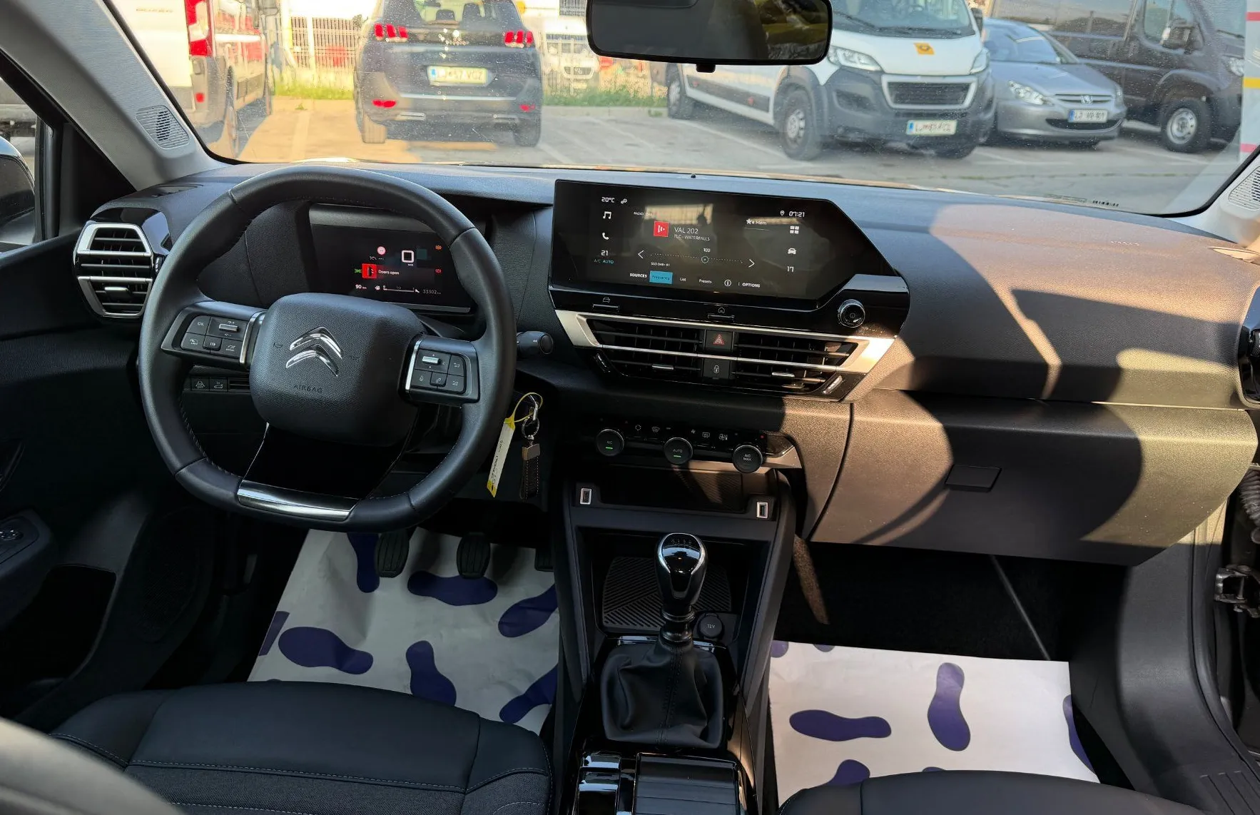Zunanja slika - Citroën C4 X - Feel 1.2 Puretech 100 1.LASTNIK SLO - 11
