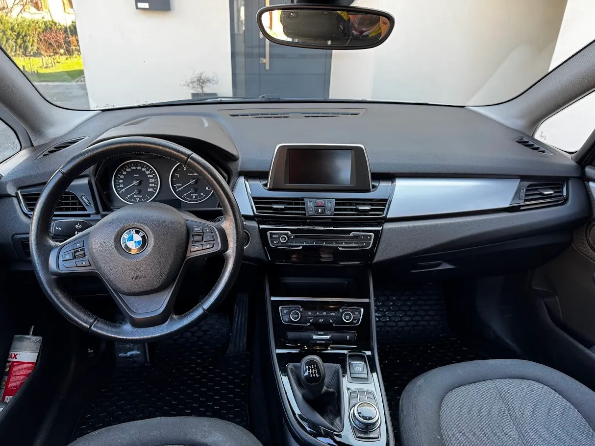 Notranja slika - BMW Serija 2 - 216d Active Tourer - 7