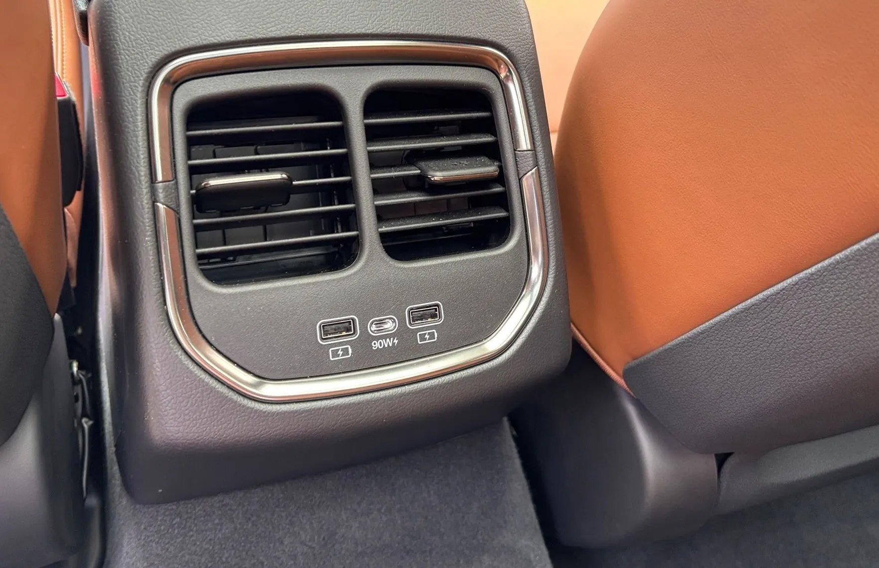 Zunanja slika - Vinfast VF8 - 87.7 kWh AWD Plus408PS AWD-GRATIS POLNILNICA 22KW - 17