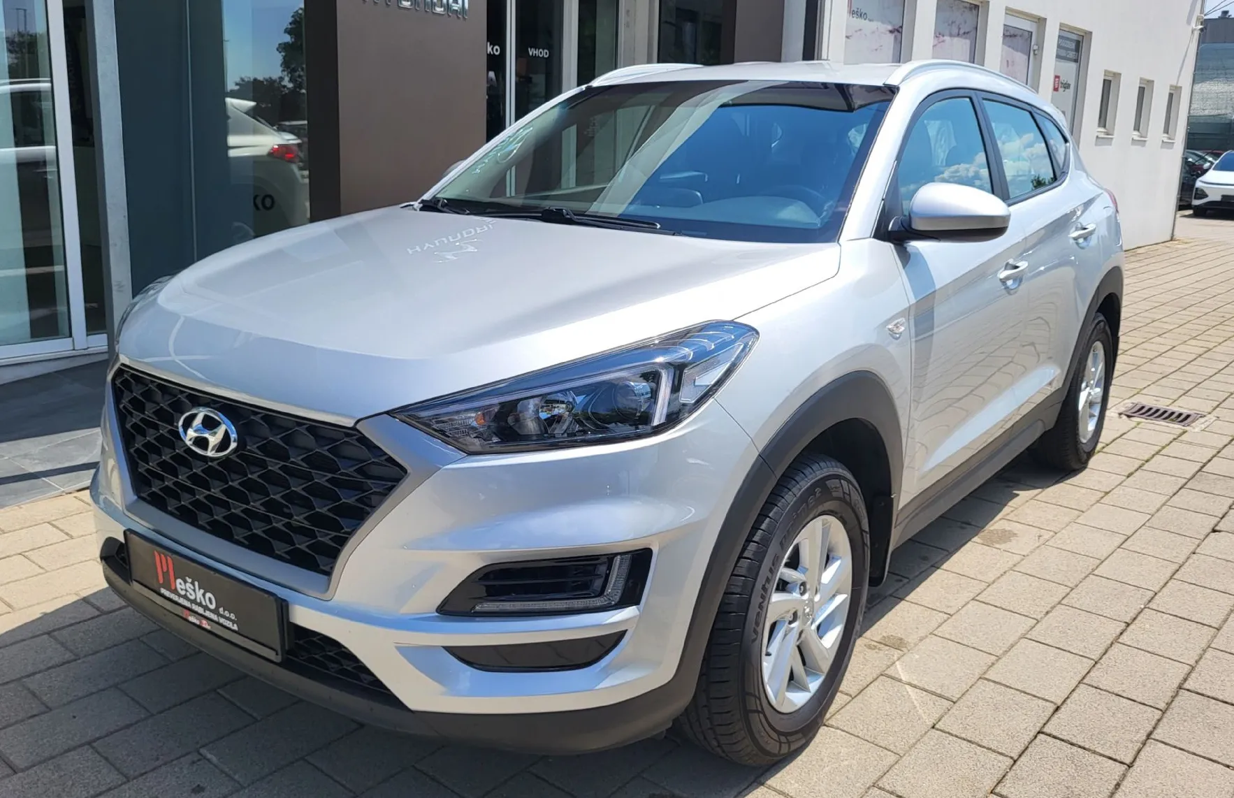 Zunanja slika - Hyundai Tucson - 1.6 GDI slo-1last-nav-pdc-alu-ac-el.paket-servisir - 1