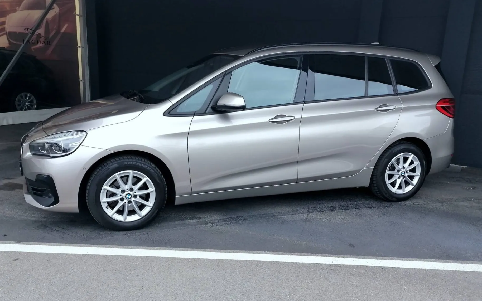 Notranja slika - BMW serija 2 Gran Tourer: - 216d Gran Tourer  1.LASTNIK-KOT-NOV-SAMO 94000 KM - 12