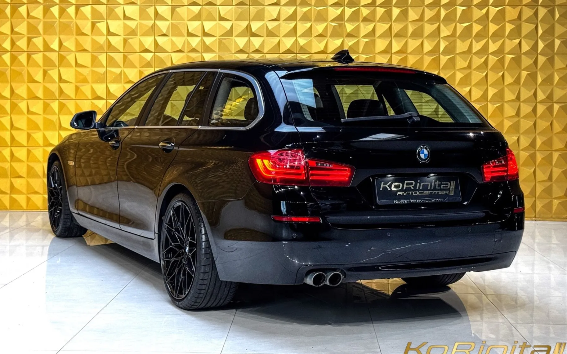 Notranja slika - BMW serija 5 Touring: - 520d AUT. GRETJE-NAVI.-EL PRTLAJZNIK-BREZ POLOGA.. - 9