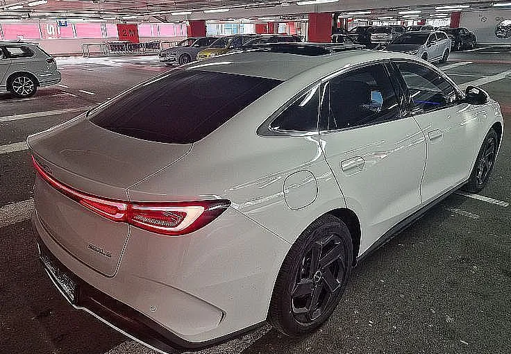 Zunanja slika - BYD SEAL 6 - 6 DM-i COMFORT  PHEV skupni doseg 1.455 km - 4