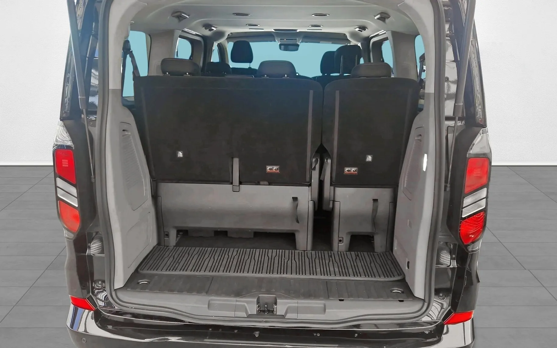 Zunanja slika - Ford Tourneo Custom - TITANIUM 2.0TDCI AVT8-L1H1-RADAR-LINE-BLISS-PREČNI - 10