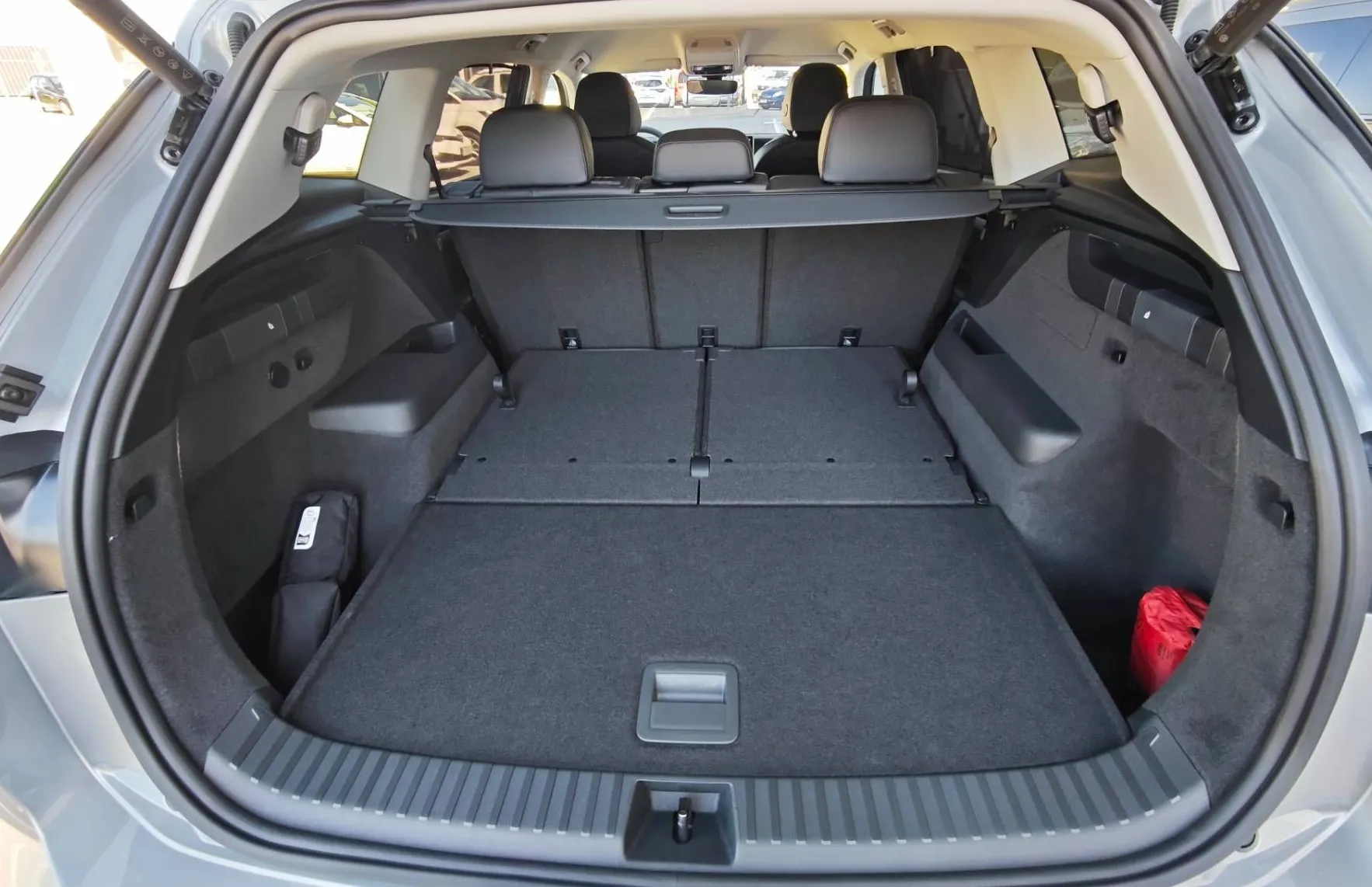 Zunanja slika - Volkswagen Tayron - 1.5 eTSI DSG 4ALL 110kW 7 sedežev |KOT NOV| - 14