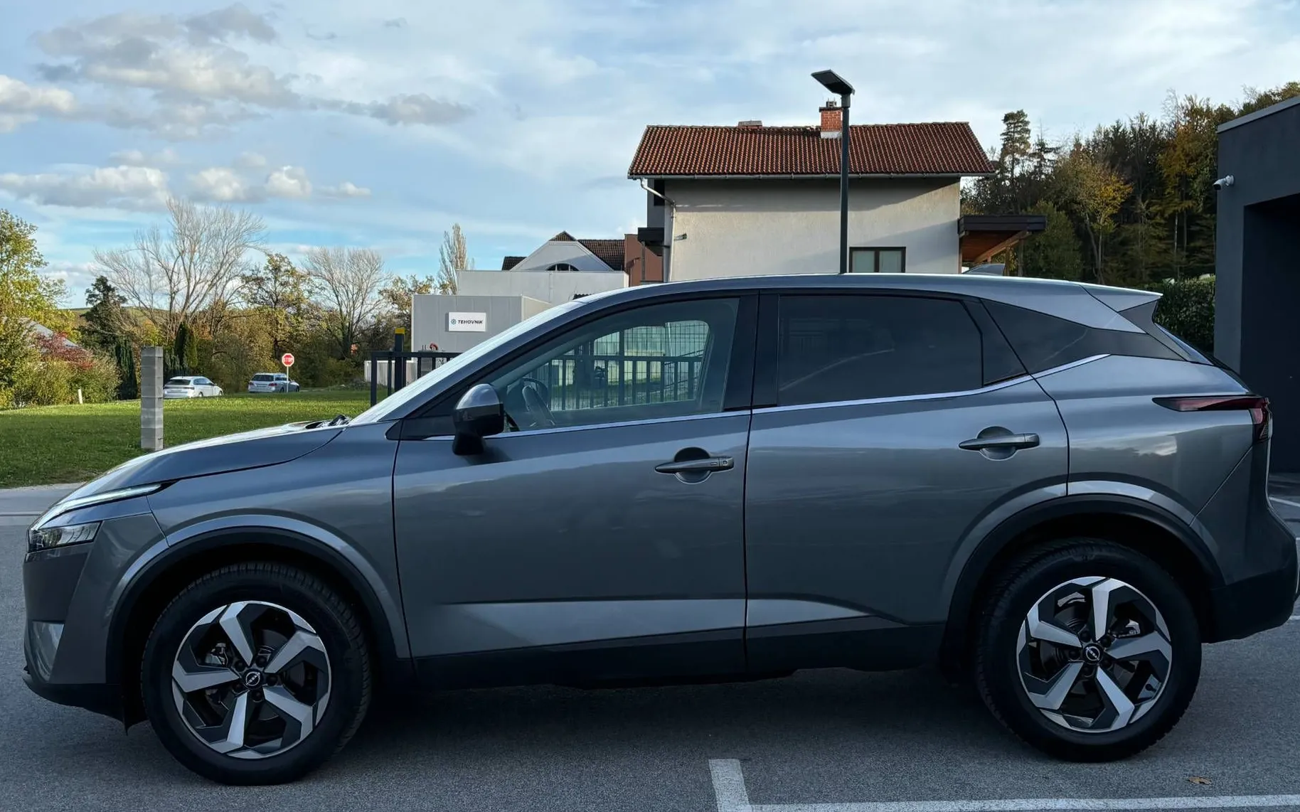 Zunanja slika - Nissan Qashqai - 1.3 DIG X-Tronic N-CONNECTA FUL LED-NAVI-KAMERA - 5