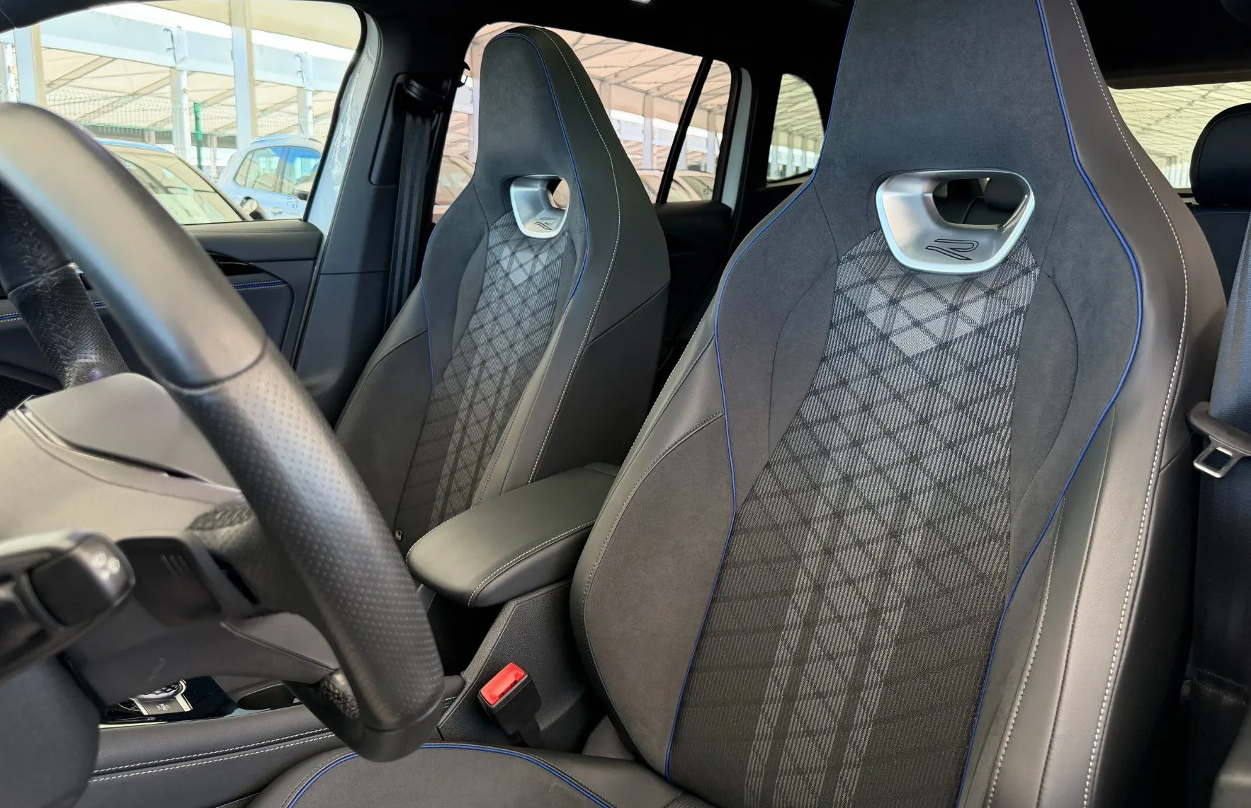 Zunanja slika - Volkswagen Tiguan - 4JOY 1.5 eTSI DSG-SLO-1.LASTNIK-BLACK STYLE - 9