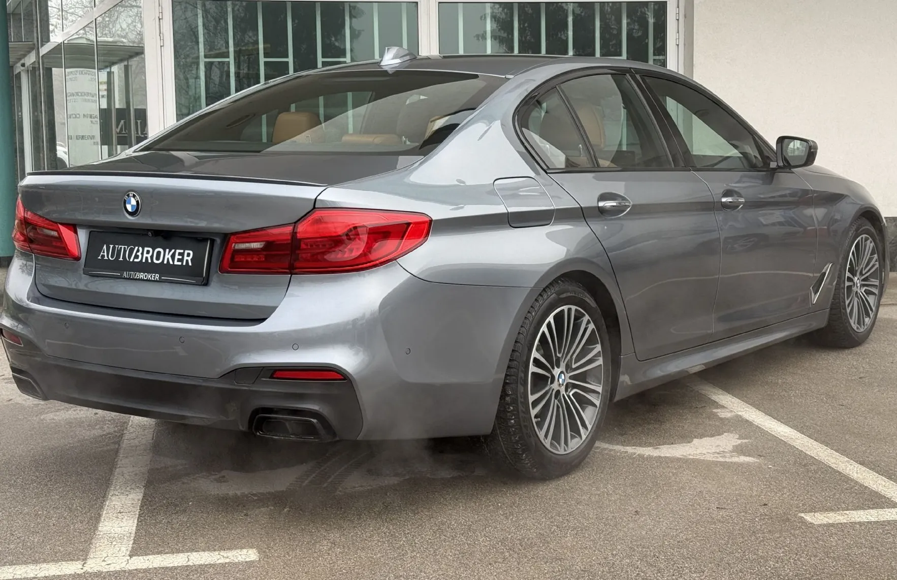 Zunanja slika - BMW Serija 5 - : M550i xDrive – masaža. HUD. M paket. WEBASTO - 5