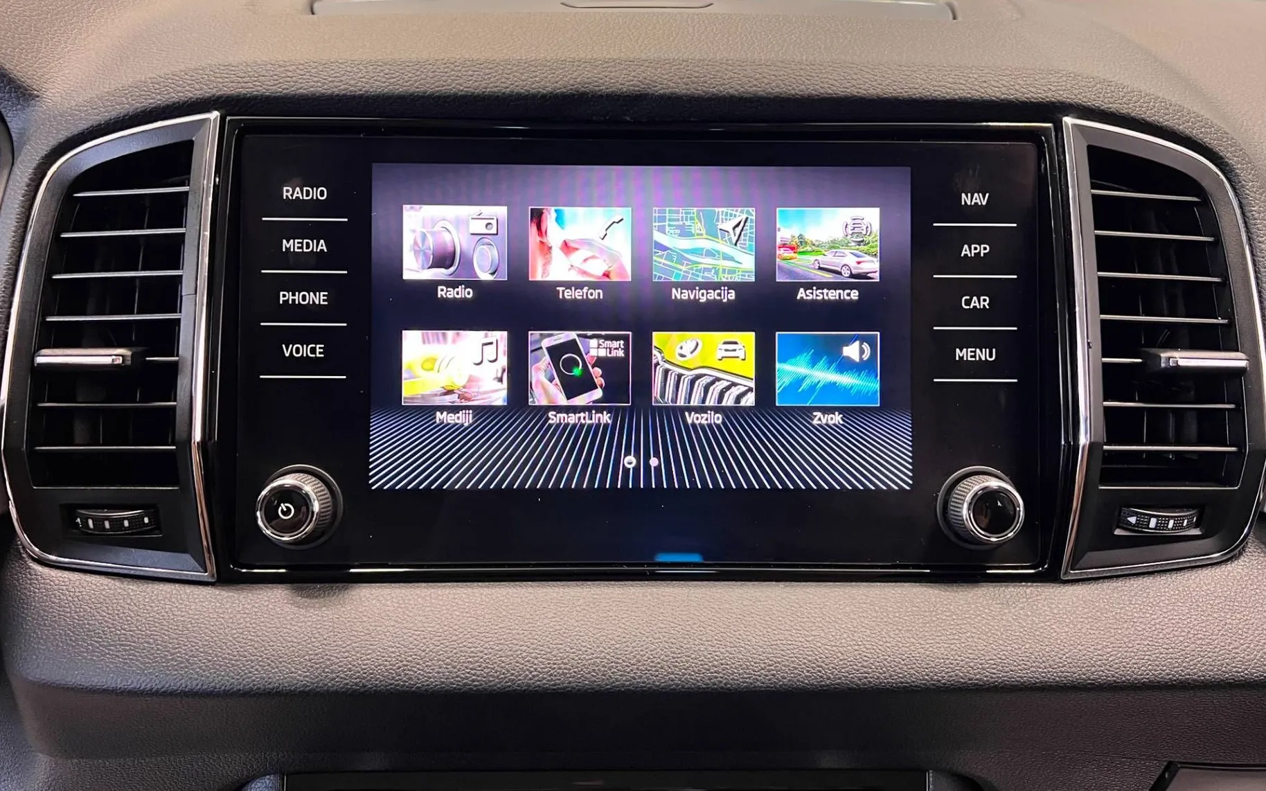 Zunanja slika - Škoda Karoq - 2.0 TDI-DSG-FRONT-ASSIST-ACC-KAM-KEYLESS-NAVI-PDC. - 15