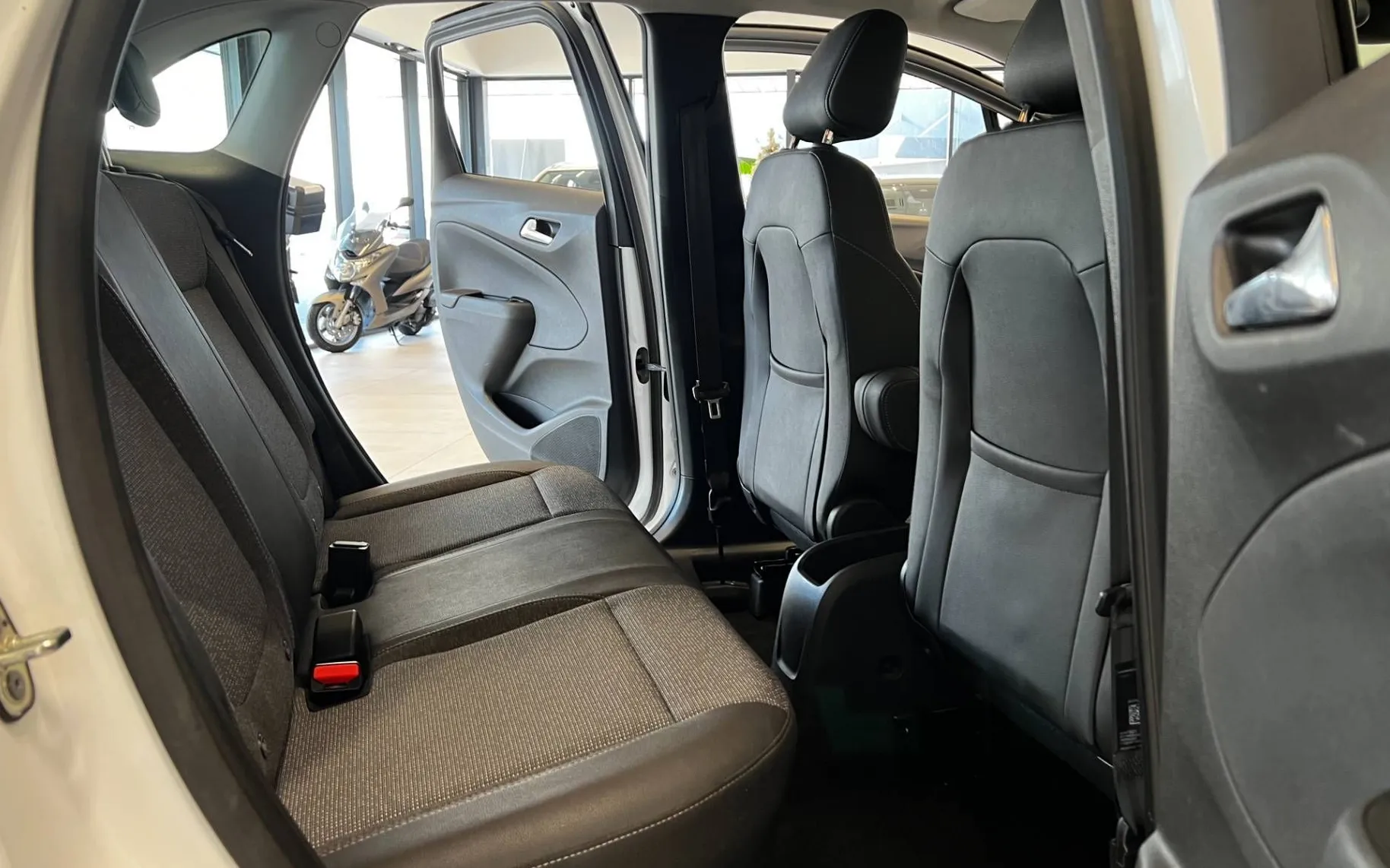 Zunanja slika - Opel Crossland - 1.5 CDTI-AUT-FULL-LED-LINE-ASS-KAM-NAVI-PDC-ERGO.. - 12
