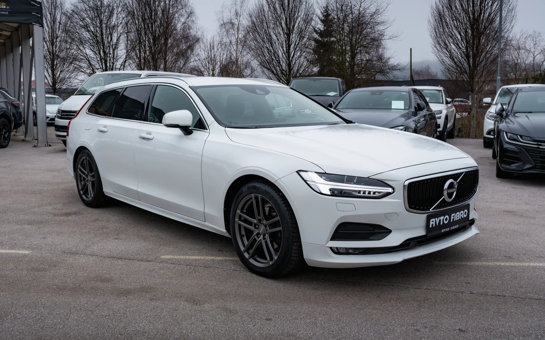 Zunanja slika - Volvo V90 - D4 Momentum Pro Avt. - 3