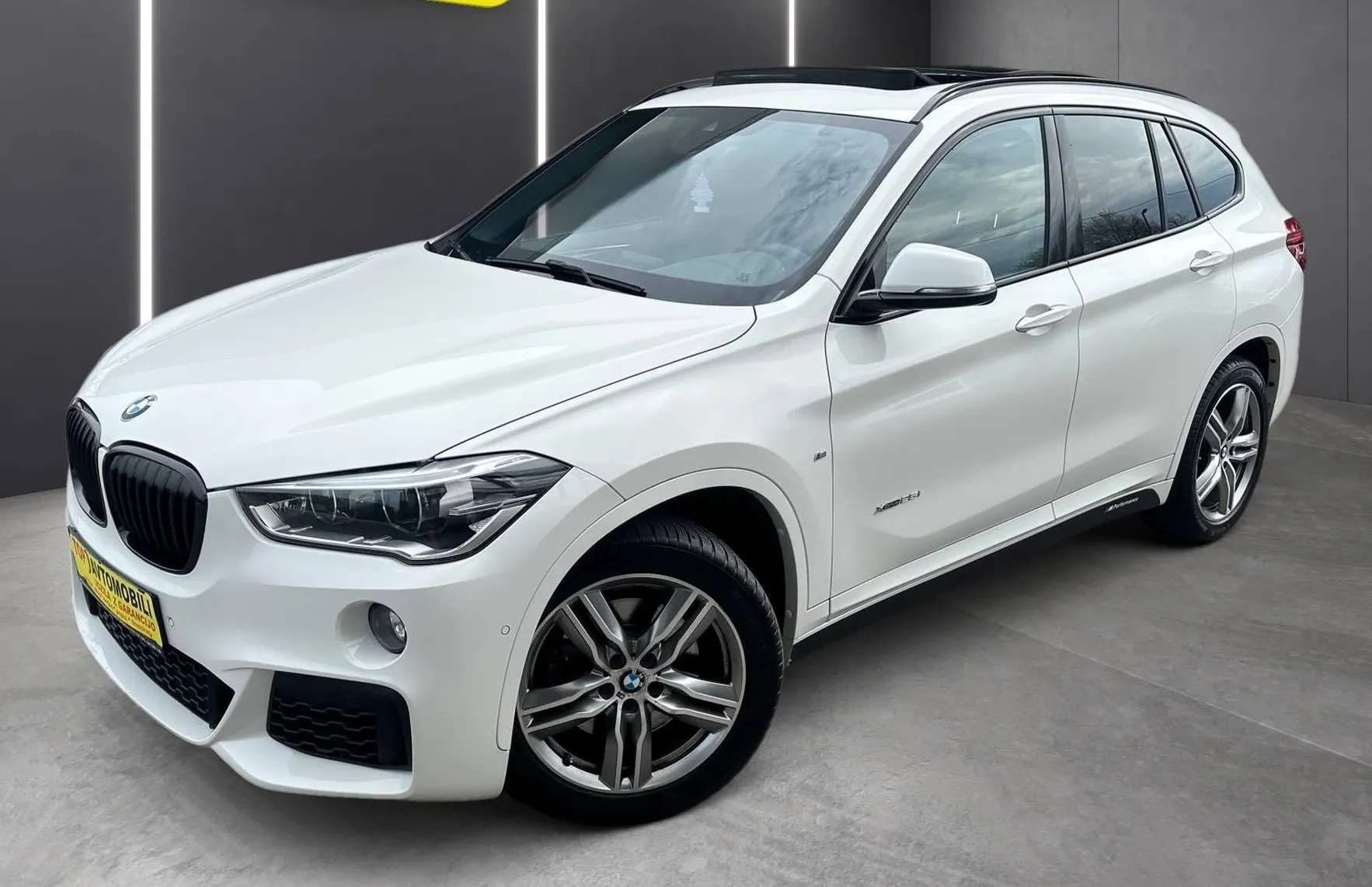 Zunanja slika - BMW X1 - serija :  xDrive25i M SPORT LED ACC NAVI PANO KAM KLJUKA - 2