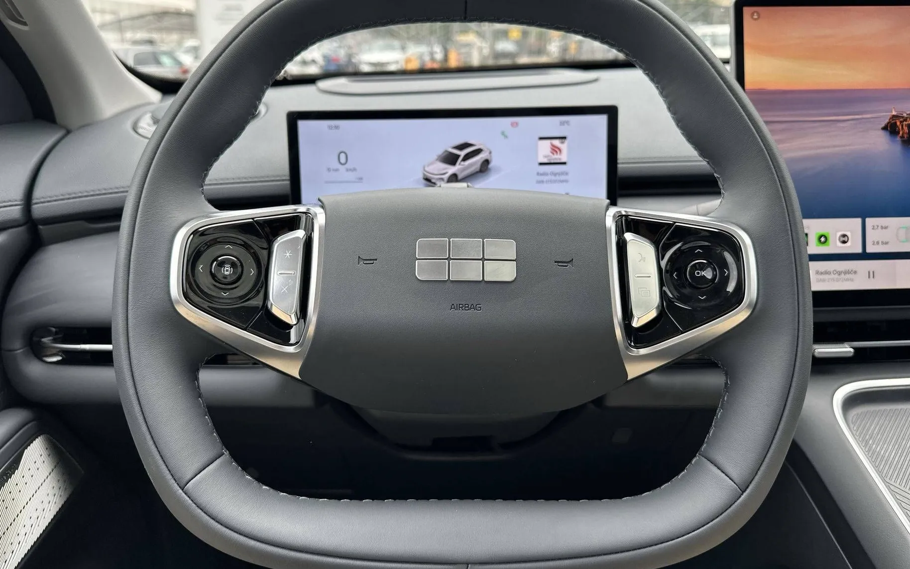 Notranja slika - Geely StarRay EM-i - Plug-In Hybrid 1.5 Max Avt. - 14