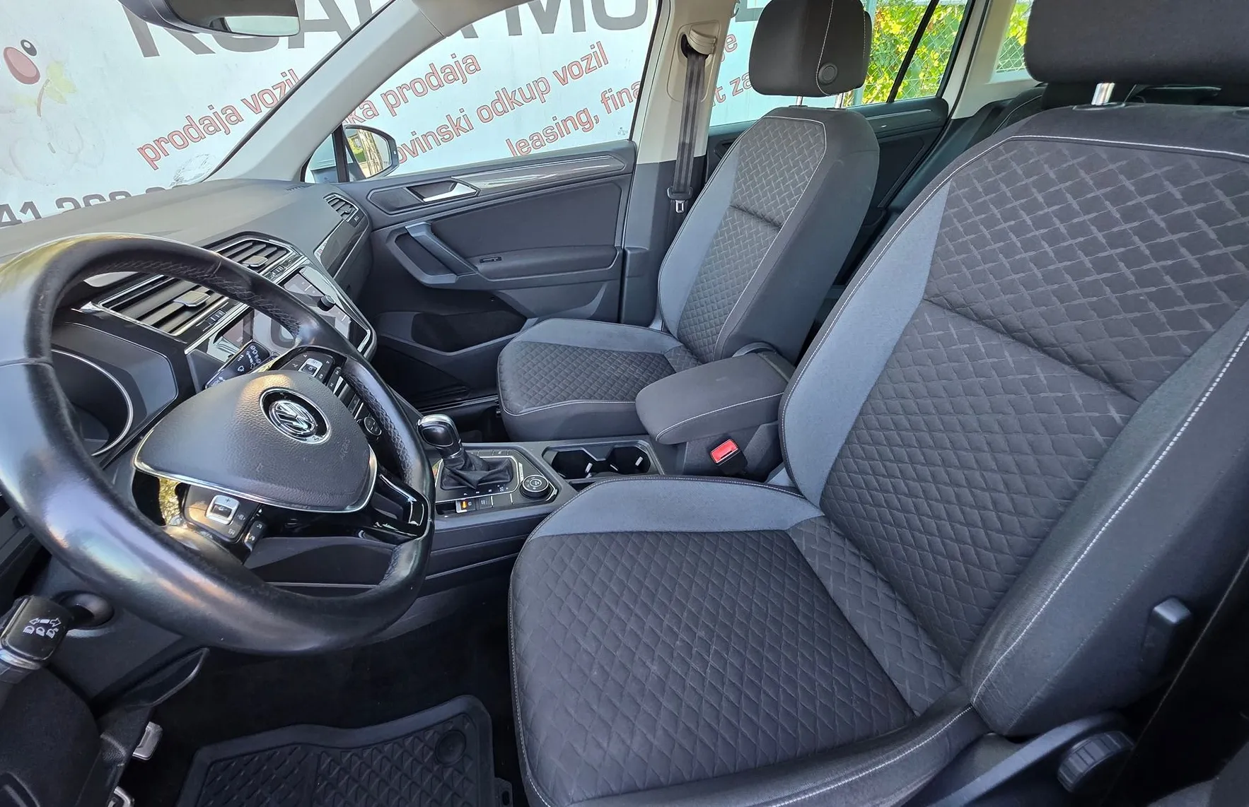 Zunanja slika - Volkswagen Tiguan - 2.0 TDI BMT DSG 4MOTION ALU-NAVI-GRETJE SŽ-1.LAST - 12