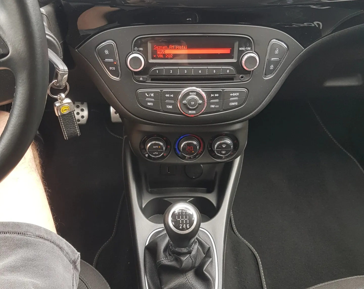 Zunanja slika - Opel Corsa - 1,4 Turbo Cosmo Start/Stop - 16