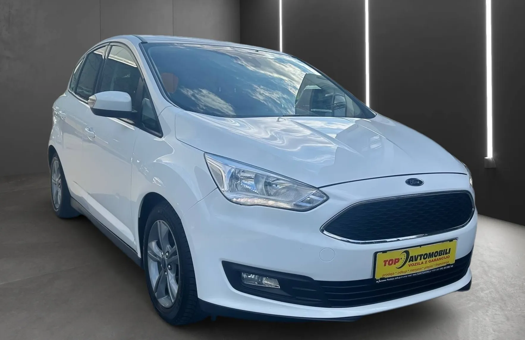Zunanja slika - Ford C-MAX - 1.5 TDCi LED NAVI TEMP PDC SLOVENSKI 1.LASTNIK - 11
