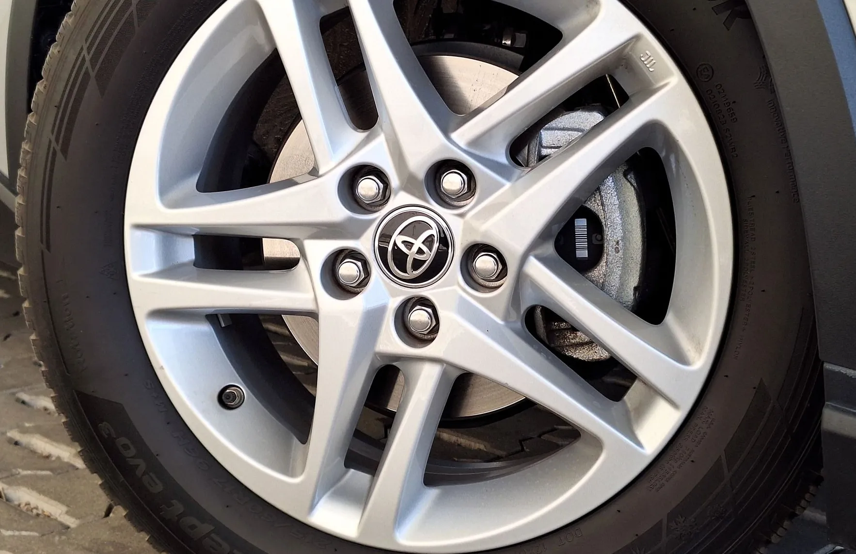Zunanja slika - Toyota C-HR - 1.8 Hybrid C-ENTER Smart Bi-Tone - 10