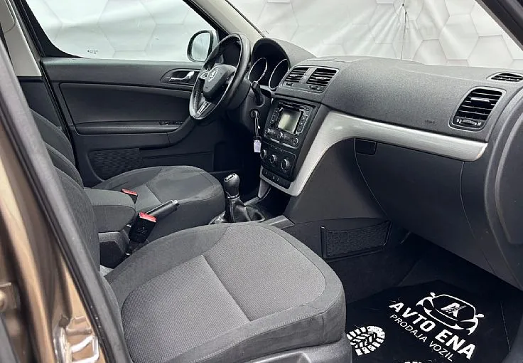 Zunanja slika - Škoda Yeti - 4x4 2.0 TDI  - 17COL - NAVI - KLIMA - 9