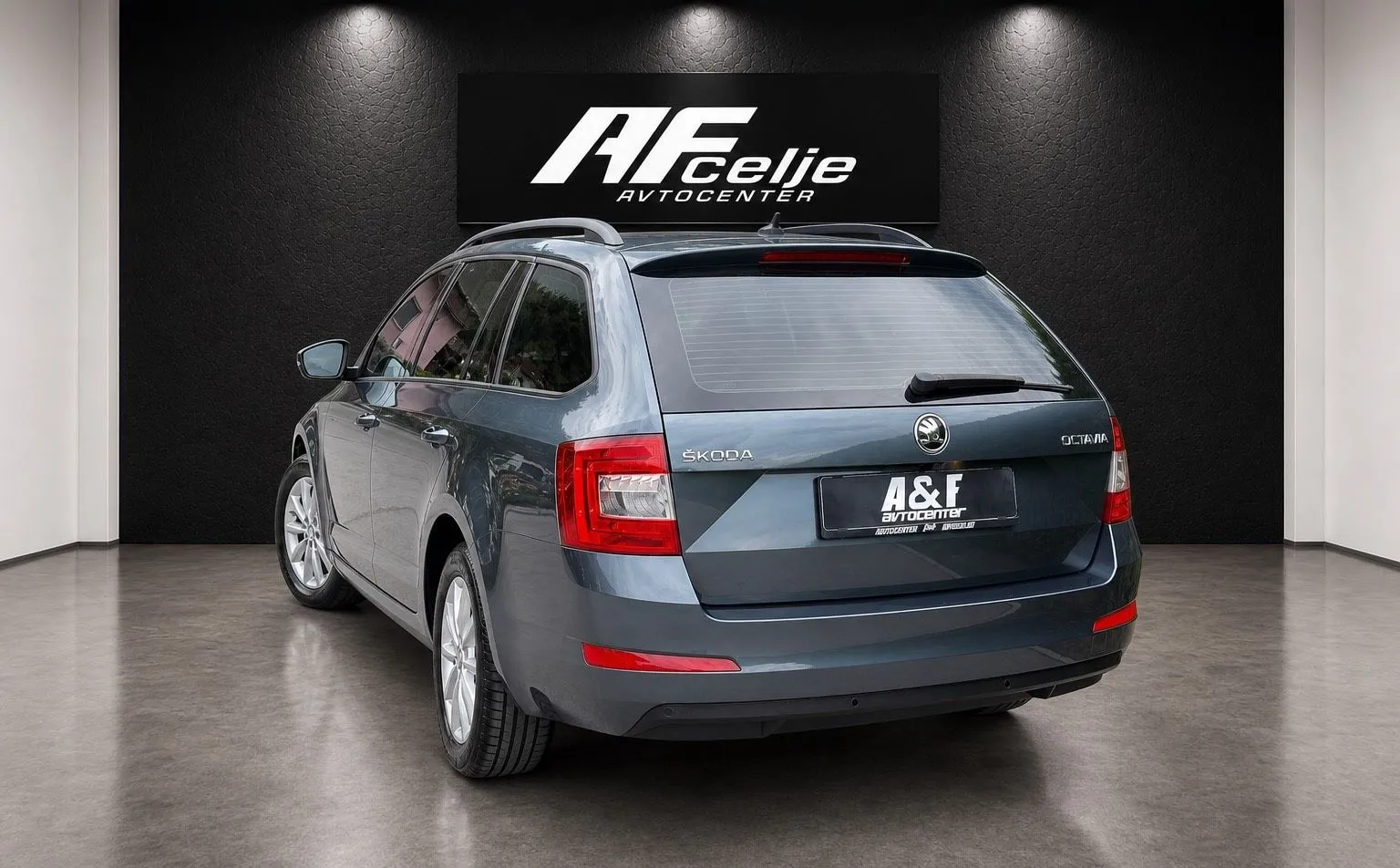 Notranja slika - Škoda Octavia - Combi 1.6-LIZING ZA TUJCE-ODLIČEN... - 7