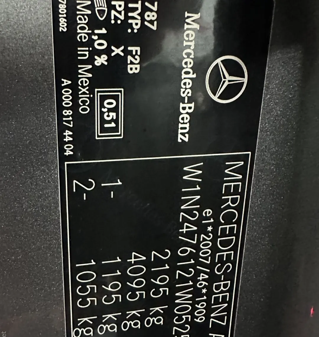 Zunanja slika - Mercedes-Benz GLB-Razred - GLB 200 d.KAMERA.USNJE.ACC.LED.NAVI.SAMO 137.000KM - 23