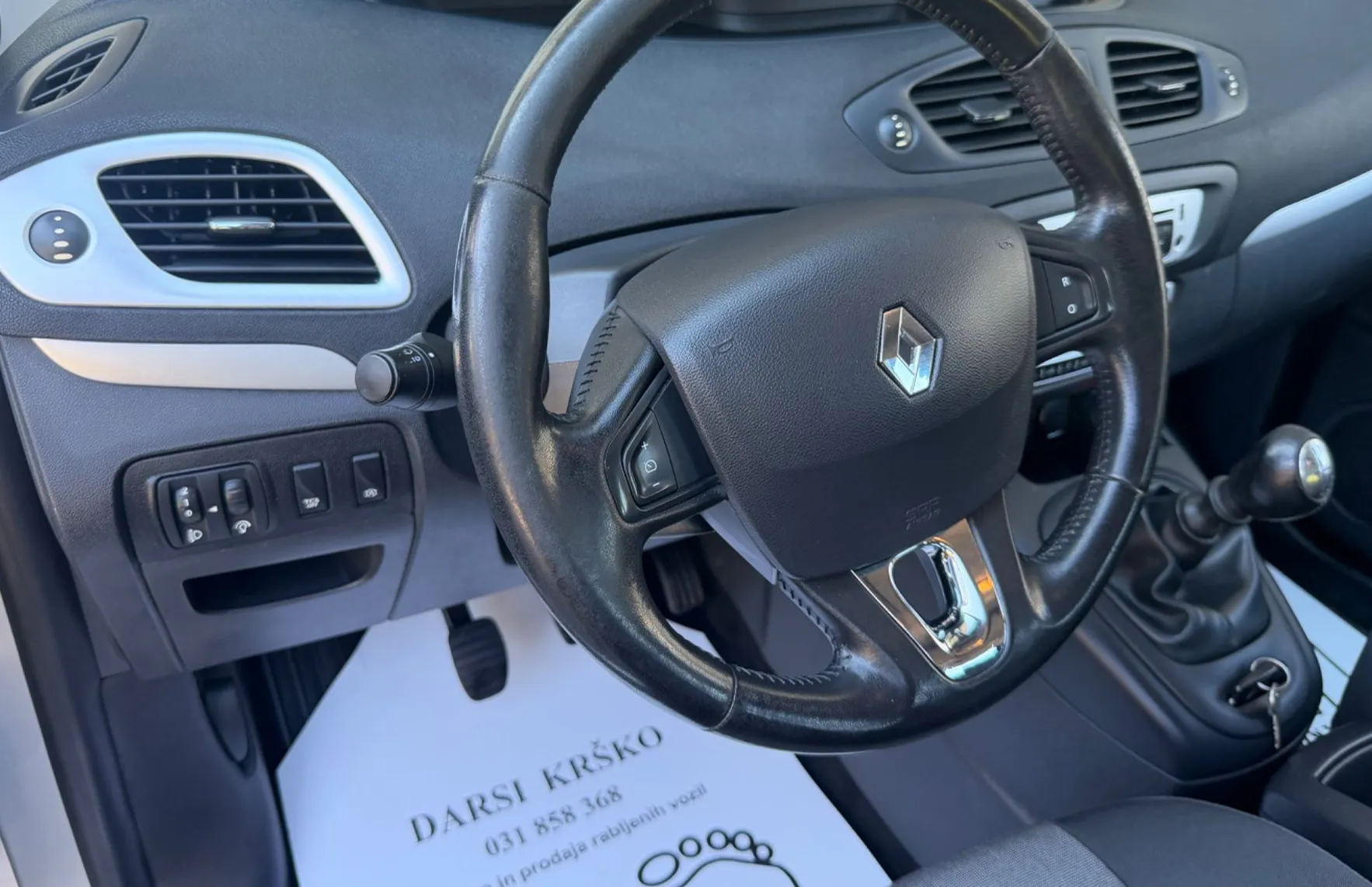 Zunanja slika - Renault Scénic - Scenic 1.2 TCe 115PS Energy SLO LED PRIKLOP - 15