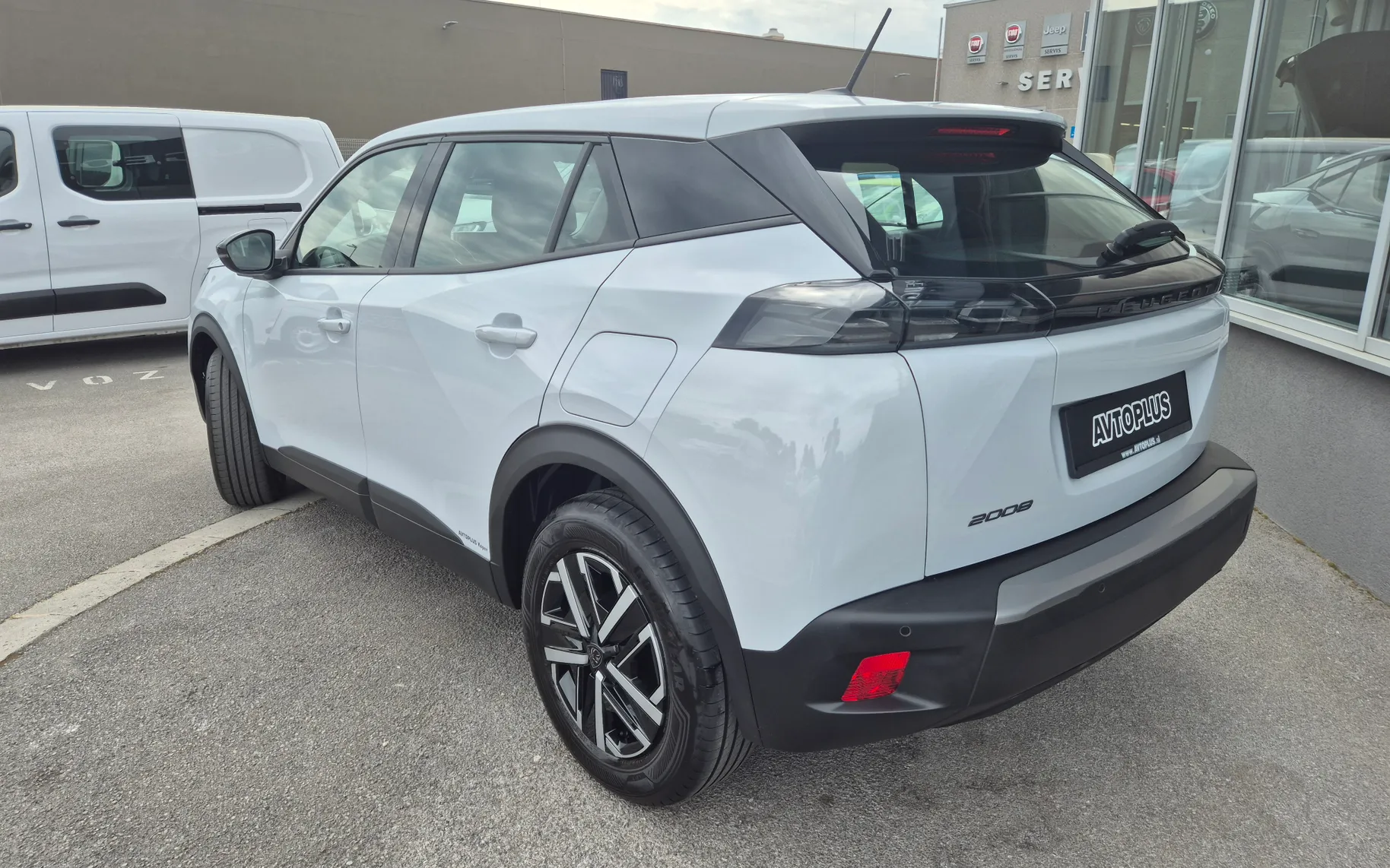 Zunanja slika - Peugeot 2008 - Style HIBRID 110 - NA ZALOGI - 3