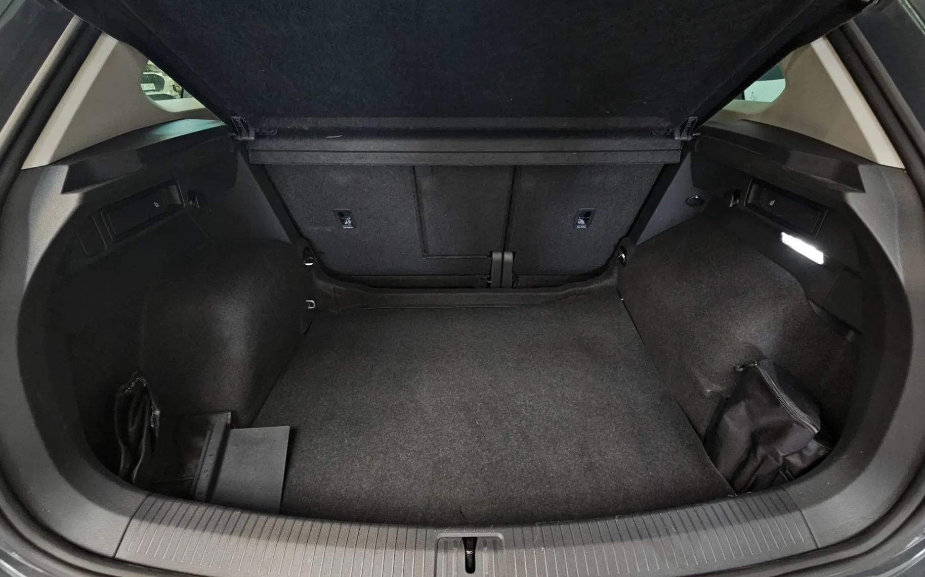 Notranja slika - Volkswagen Tiguan - 2.0 TDI BMT Life - 10