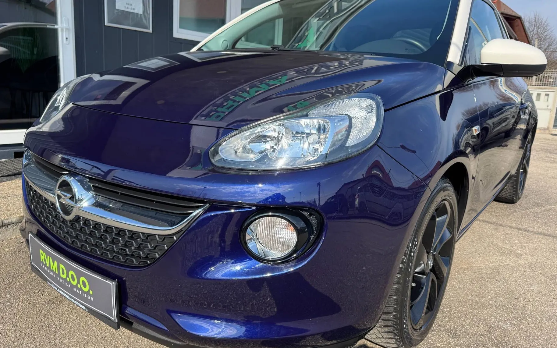 Zunanja slika - Opel Adam - VIOLA°SLO°2.LAST°DVOBARVEN°TEMPOMAT°BLUETOOTH°AL.. - 2