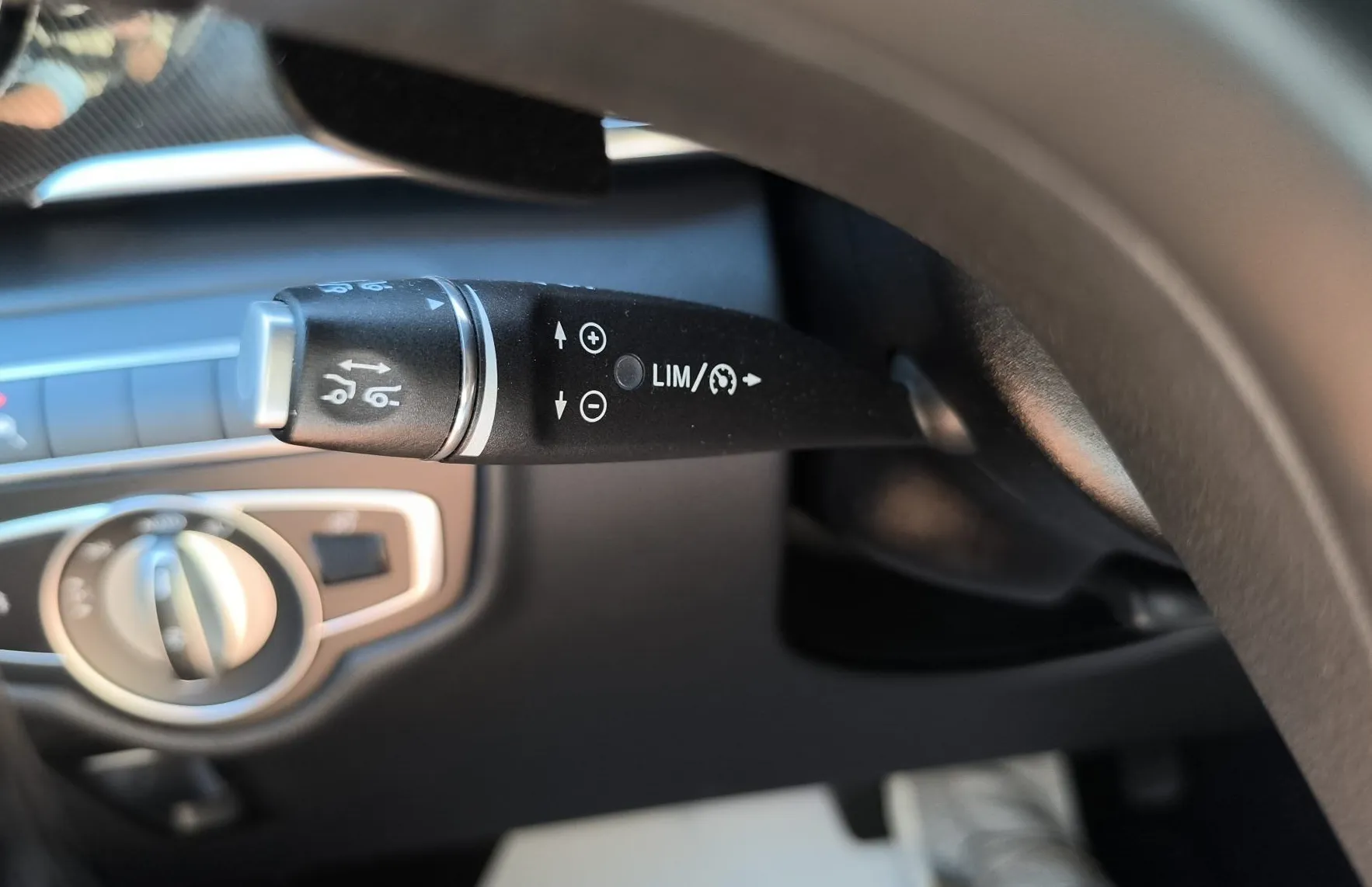 Zunanja slika - Mercedes-Benz V-Razred - V 300 d 4MATIC DOLGI Avt.-1LAST-VK-RADAR-BURMESTER - 17