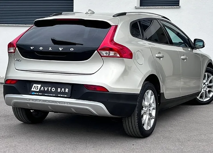 Zunanja slika - Volvo V40 Cross Country - 2.0TD+NAV+VIRTUAL+PDC+ALU - 6