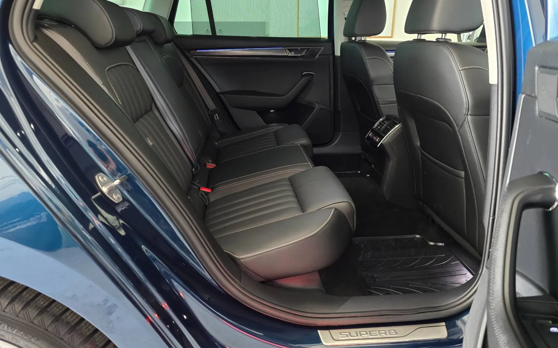 Notranja slika - Škoda Superb - Combi 2.0 TDI Style DSG-Matrix.360kam.usnje+memory - 17