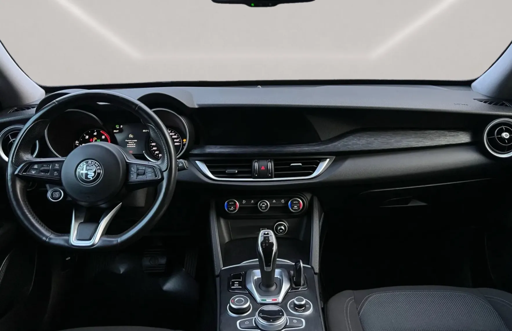 Zunanja slika - Alfa Romeo Stelvio - Q4 2.2 Diesel 190 Avt. 1 letna garancija 1 lastnik - 9