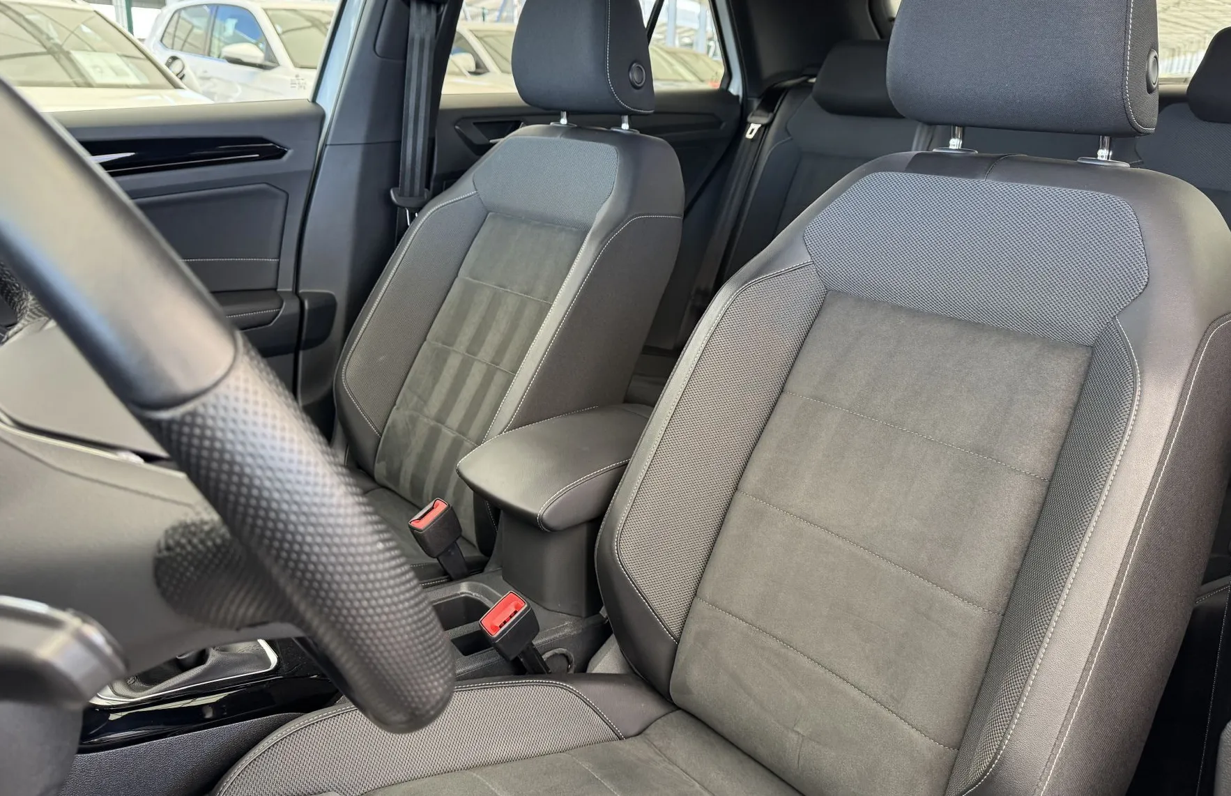 Zunanja slika - Volkswagen T-Roc - R-Line 1.0TSI BMT LED PLUS-KAMERA-NAVI-OGR SEDEŽA - 10