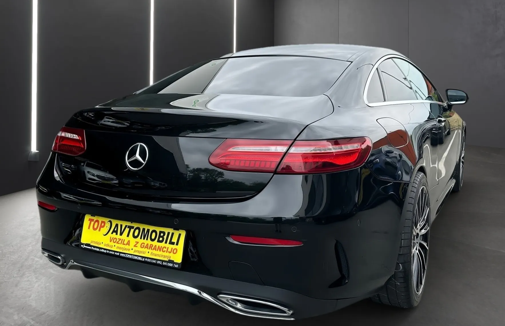 Zunanja slika - Mercedes-Benz E-Razred - E 220d AMG LINE FULL LED TEMP LANE ASSIST NAVI P.. - 8