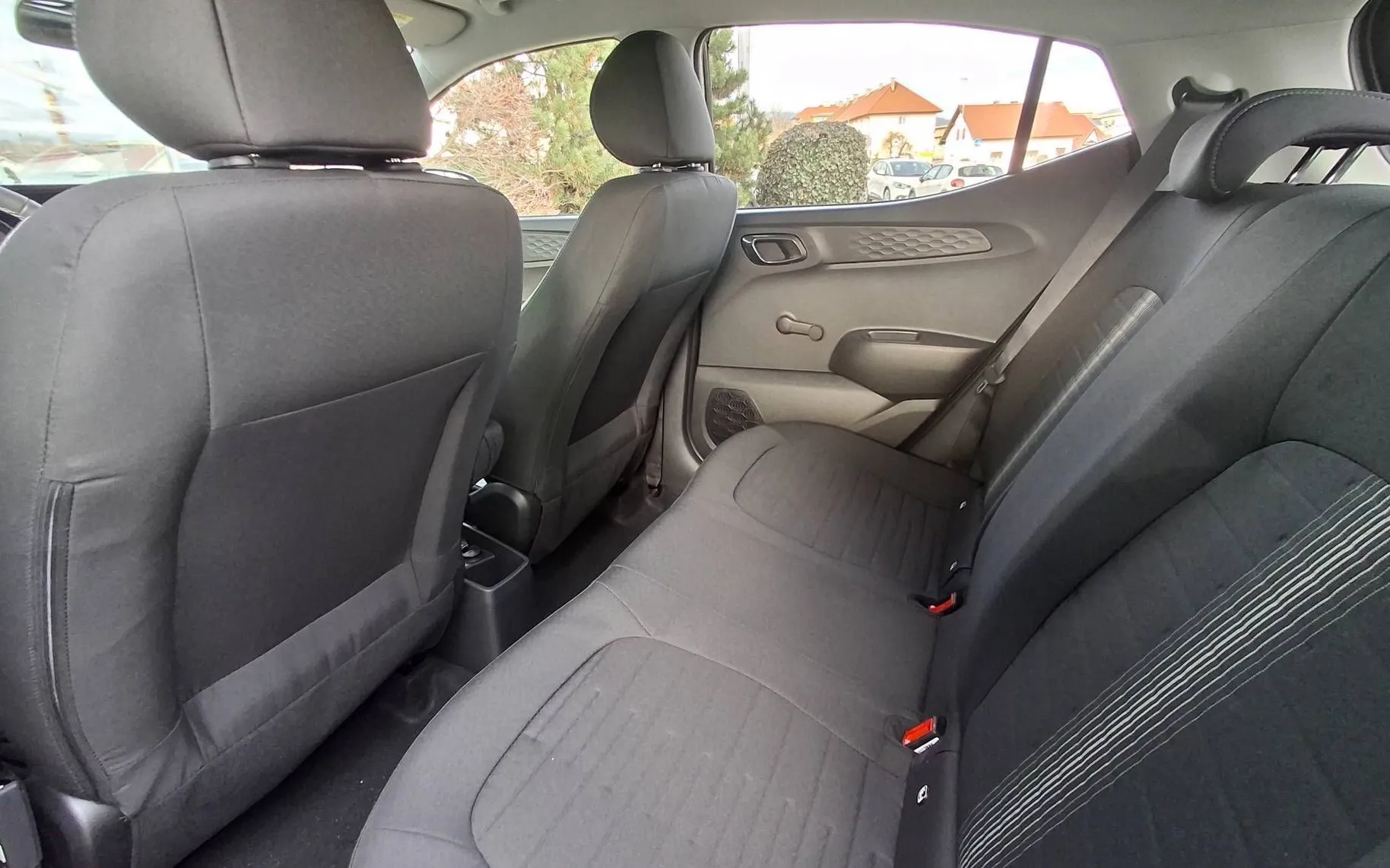 Zunanja slika - Hyundai i10 - 1.2 FL STYLE   AAC. WINTER. naslon. rg... - 11