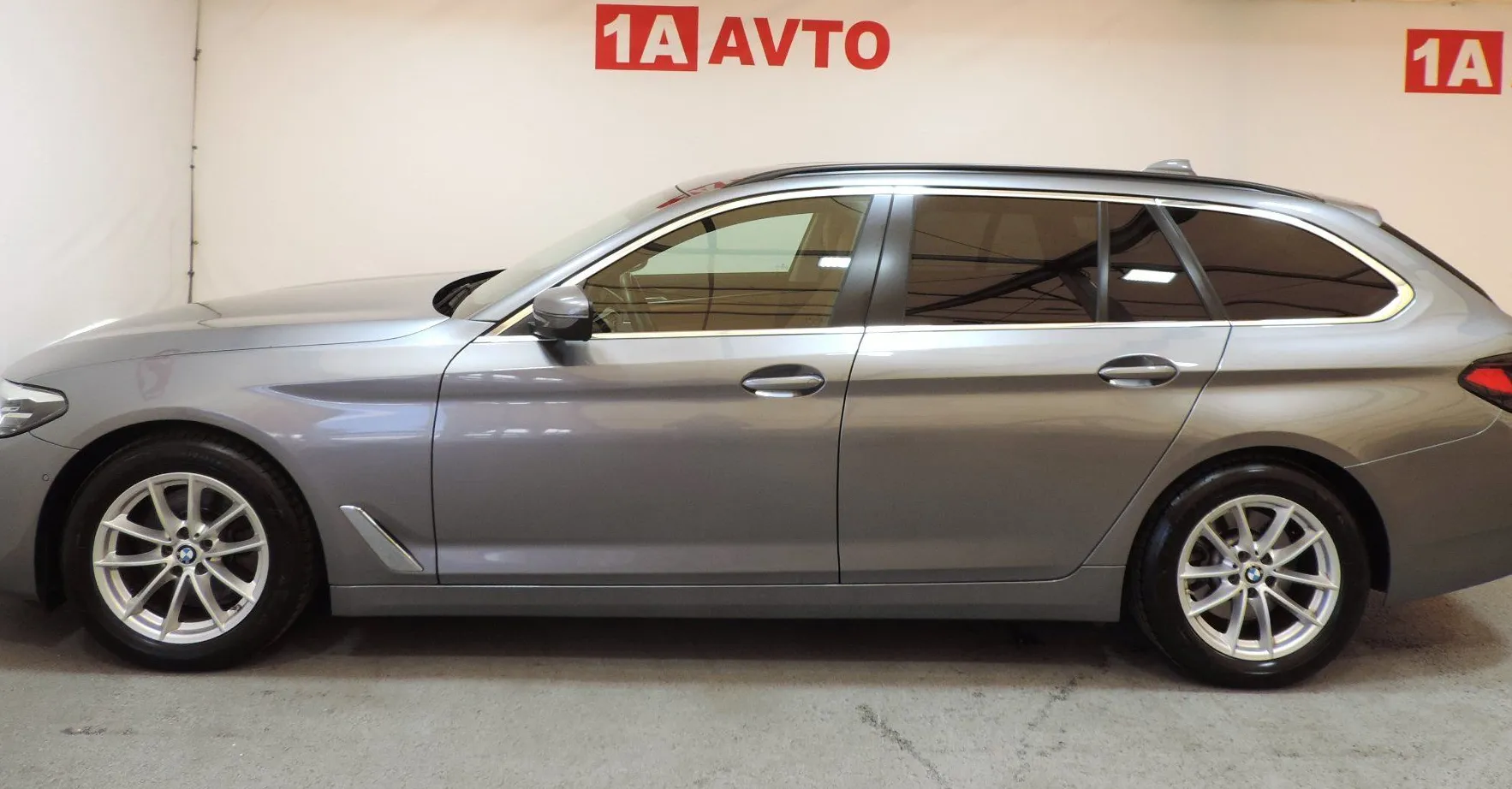 Zunanja slika - BMW Serija 5 - Touring: 520i Avt. USNJE-KAMERA-LED-MRTVI KOT… - 8
