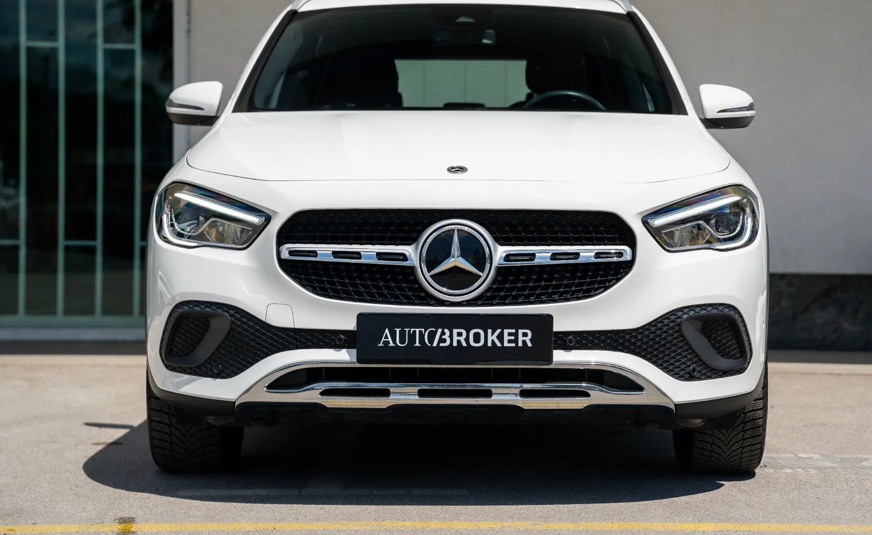 Zunanja slika - Mercedes-Benz GLA-Razred - GLA 180 AUT. LED tempomat ambient. osvet. - 2