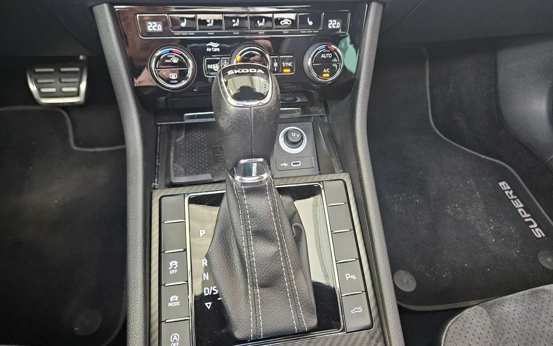 Zunanja slika - Škoda Superb - 2.0 TDI Sportline Combi DSG 147 kW - 6