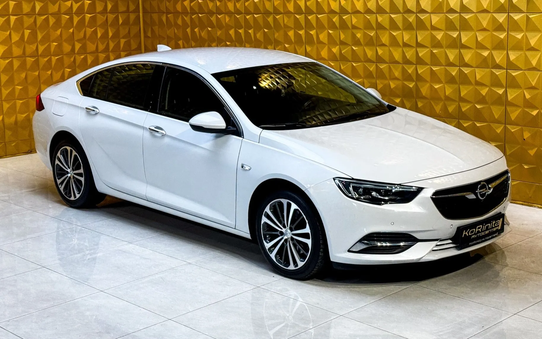 Zunanja slika - Opel Insignia - 2.0 CDTI AUT. HEADUP-KAMERA-BOSE-GRETJE VOLANA - 2