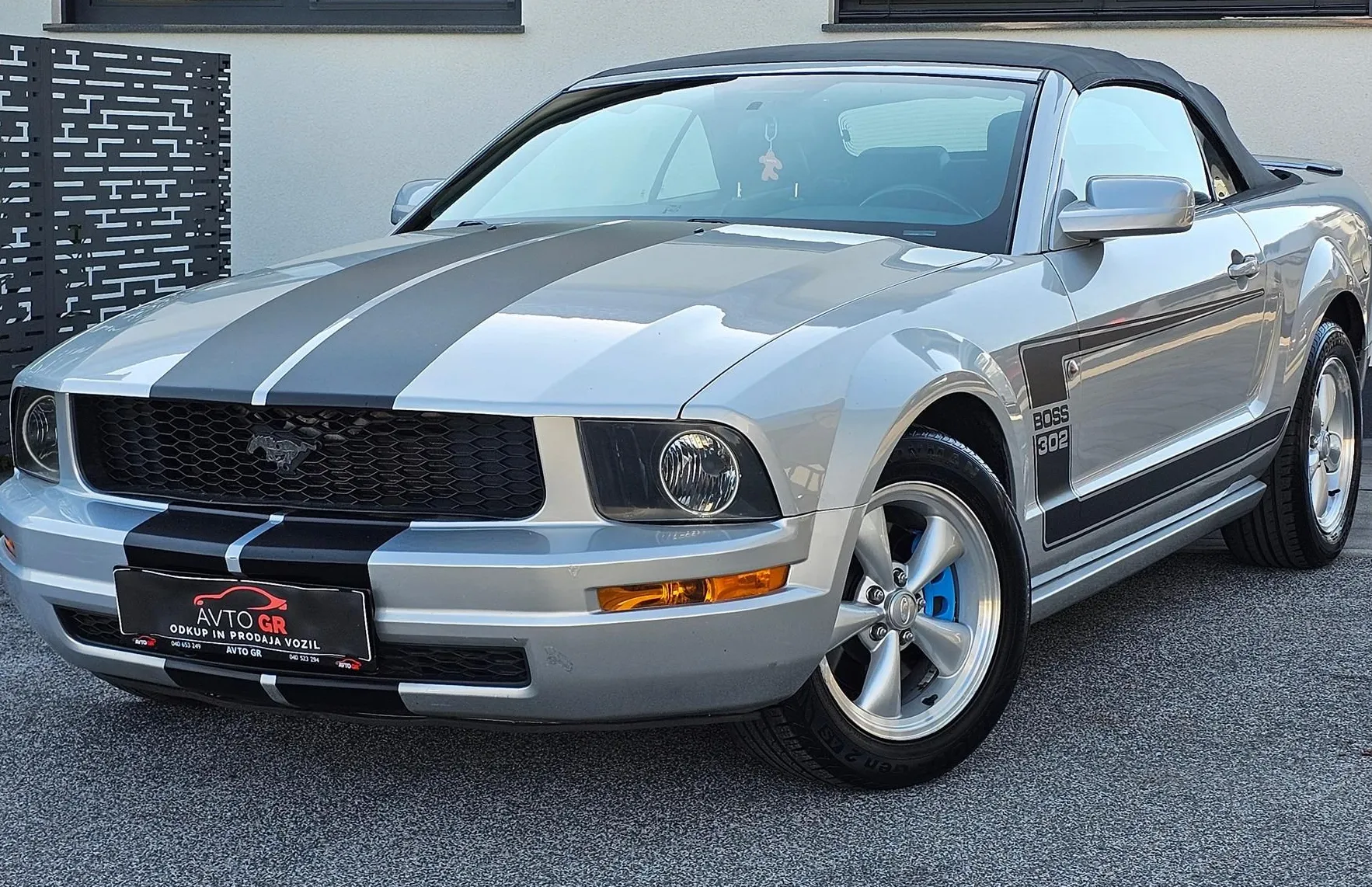 Zunanja slika - Ford Mustang - GT 4.6 CABRIO- AUTOMATIC-ODLIČEN-Le 125.000km - 3